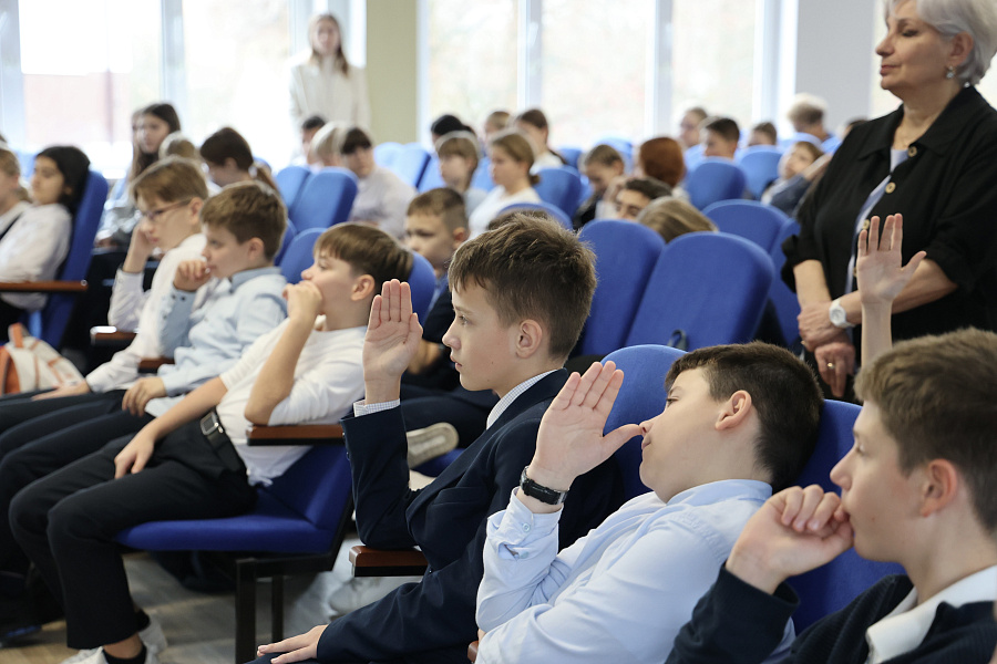 Учащиеся 6-х классов МОУ «Лицей им. Стрельцова П.В.» стали участниками проекта «Задай вопрос священнику»
